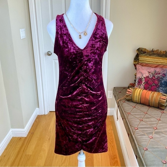 Leith Dress Burgundy Crushed Velvet With Center Ruching and V-Neck (M) - Picture 1 of 7